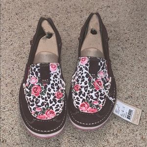 Women’s Ariat Cruiser